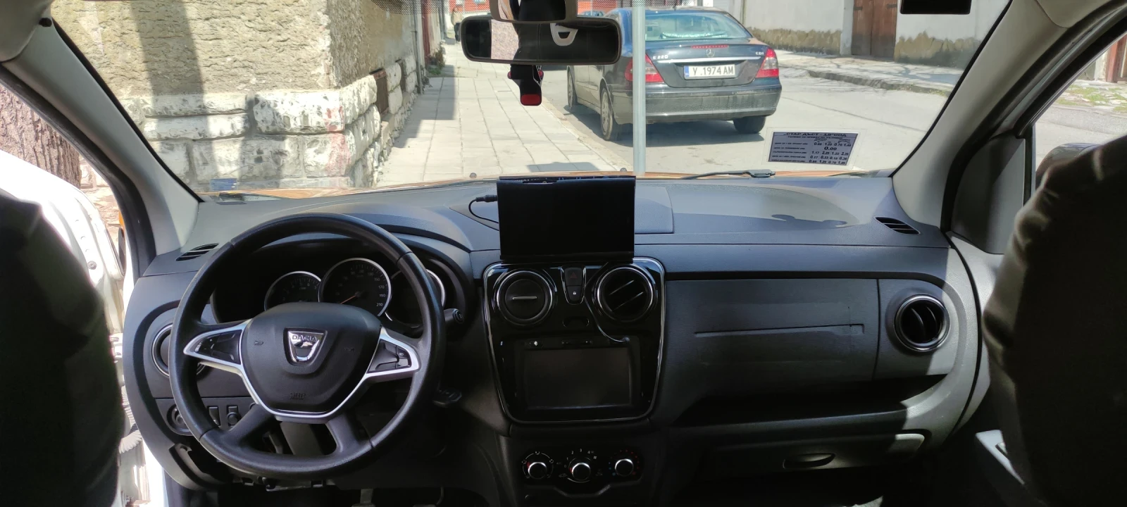 Dacia Lodgy, снимка 9 - Автомобили и джипове - 53974390