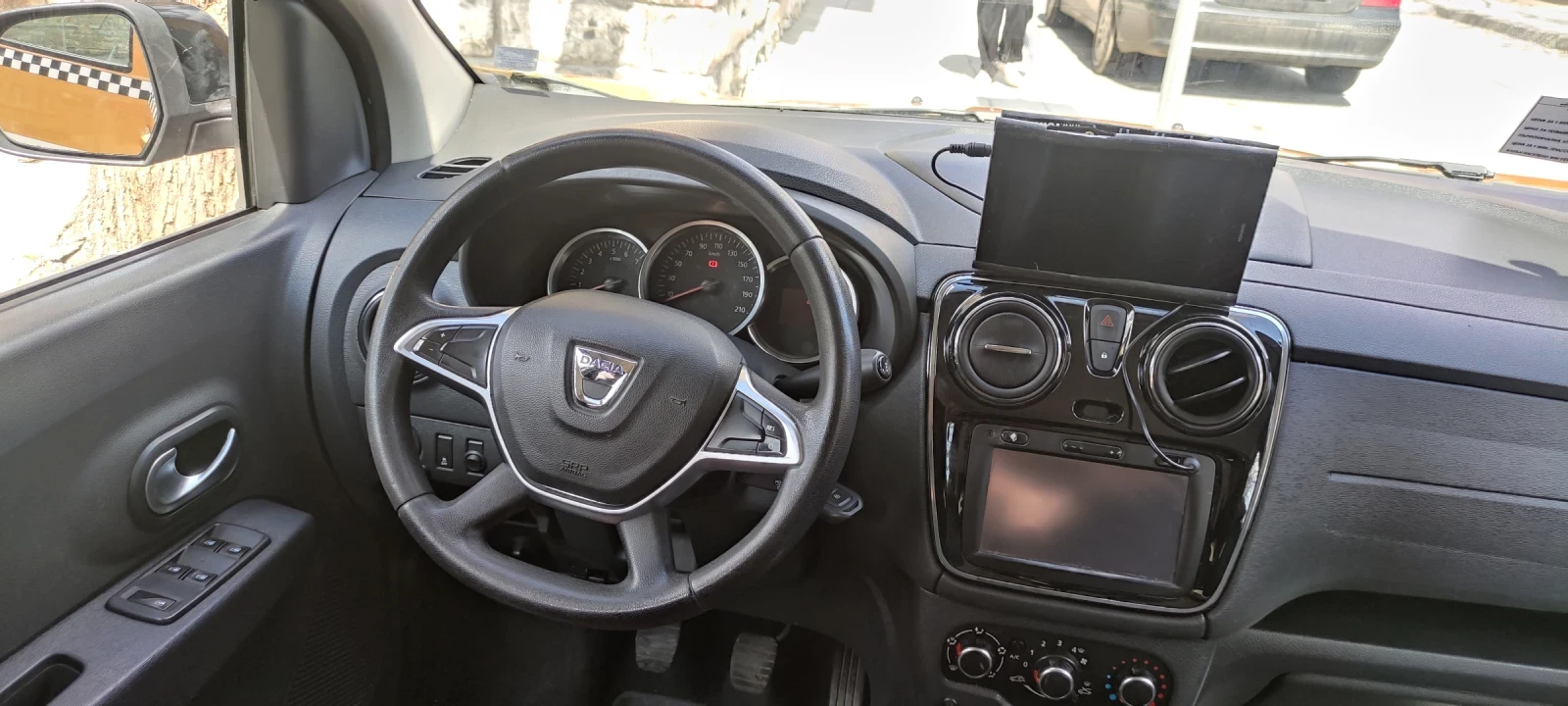 Dacia Lodgy, снимка 8 - Автомобили и джипове - 53974390