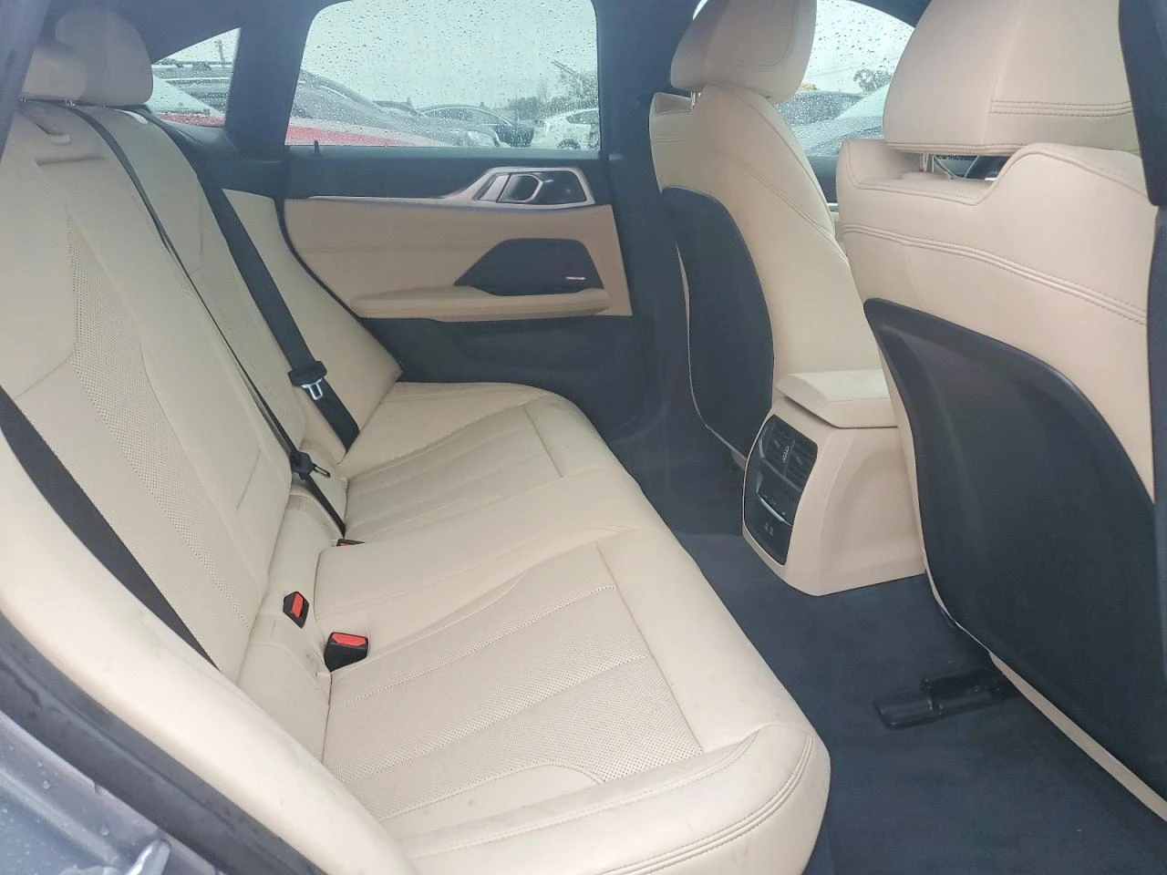 BMW i4 eDrive40 Gran Coupe, снимка 10 - Автомобили и джипове - 54152950