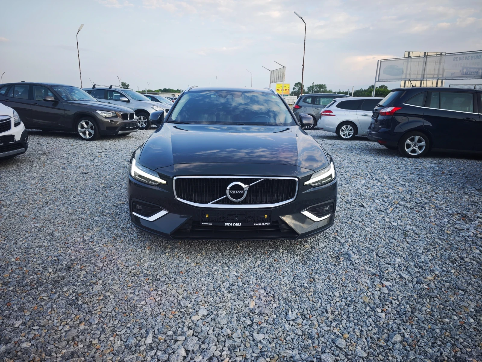 Volvo V60 2.0D D3, снимка 2 - Автомобили и джипове - 54844618