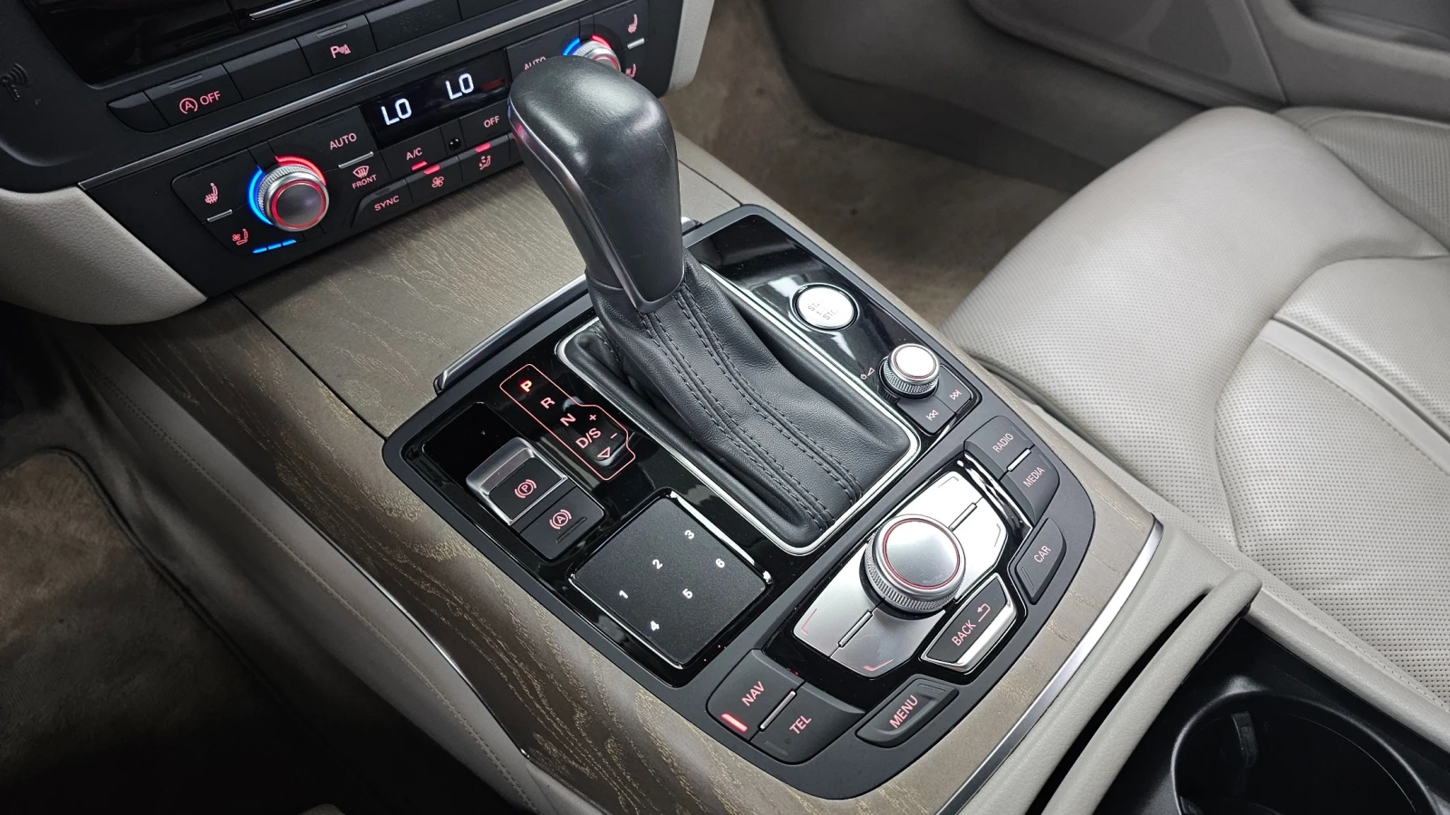 Audi A6 360* DIS* Massage* HeadUP* , снимка 12 - Автомобили и джипове - 55592563