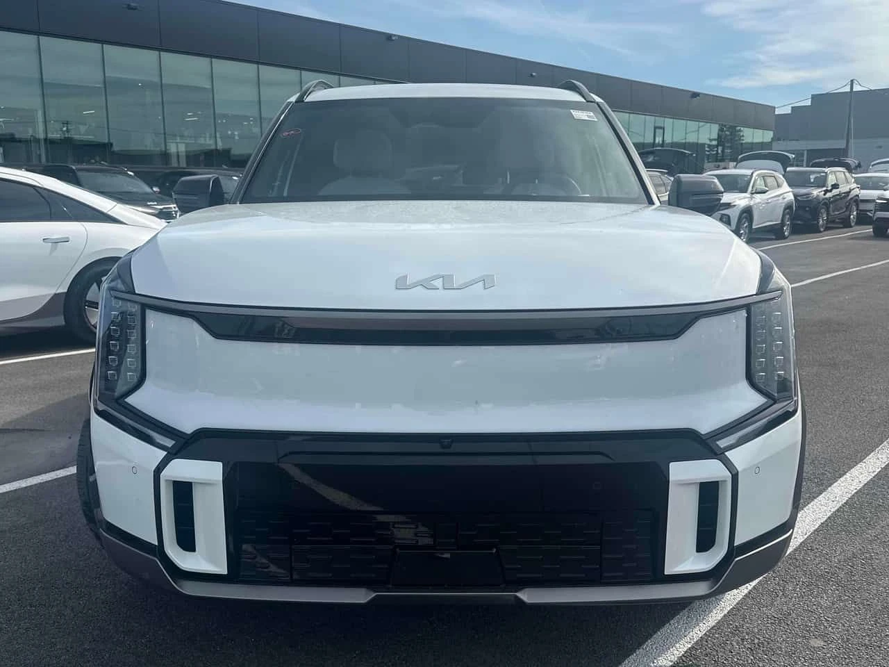 Kia EV9  Land w/GT Line Package AWD * CARFAX  | Mobile.bg � ����������� 6
