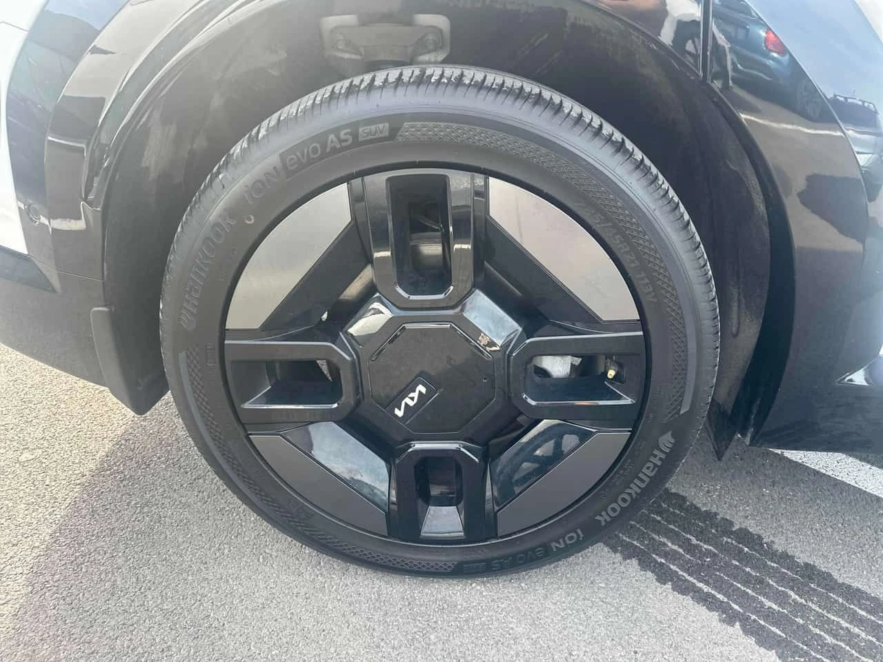 Kia EV9  Land w/GT Line Package AWD * CARFAX  | Mobile.bg � ����������� 7