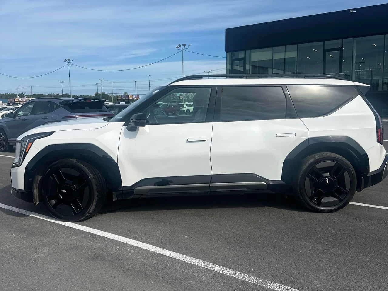 Kia EV9  Land w/GT Line Package AWD * CARFAX  | Mobile.bg � ����������� 2