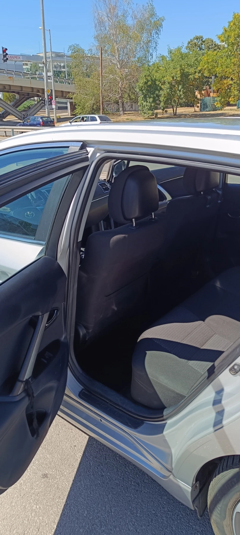 Toyota Avensis 1.8 Valvematic 147 к.с., снимка 11 - Автомобили и джипове - 55726885