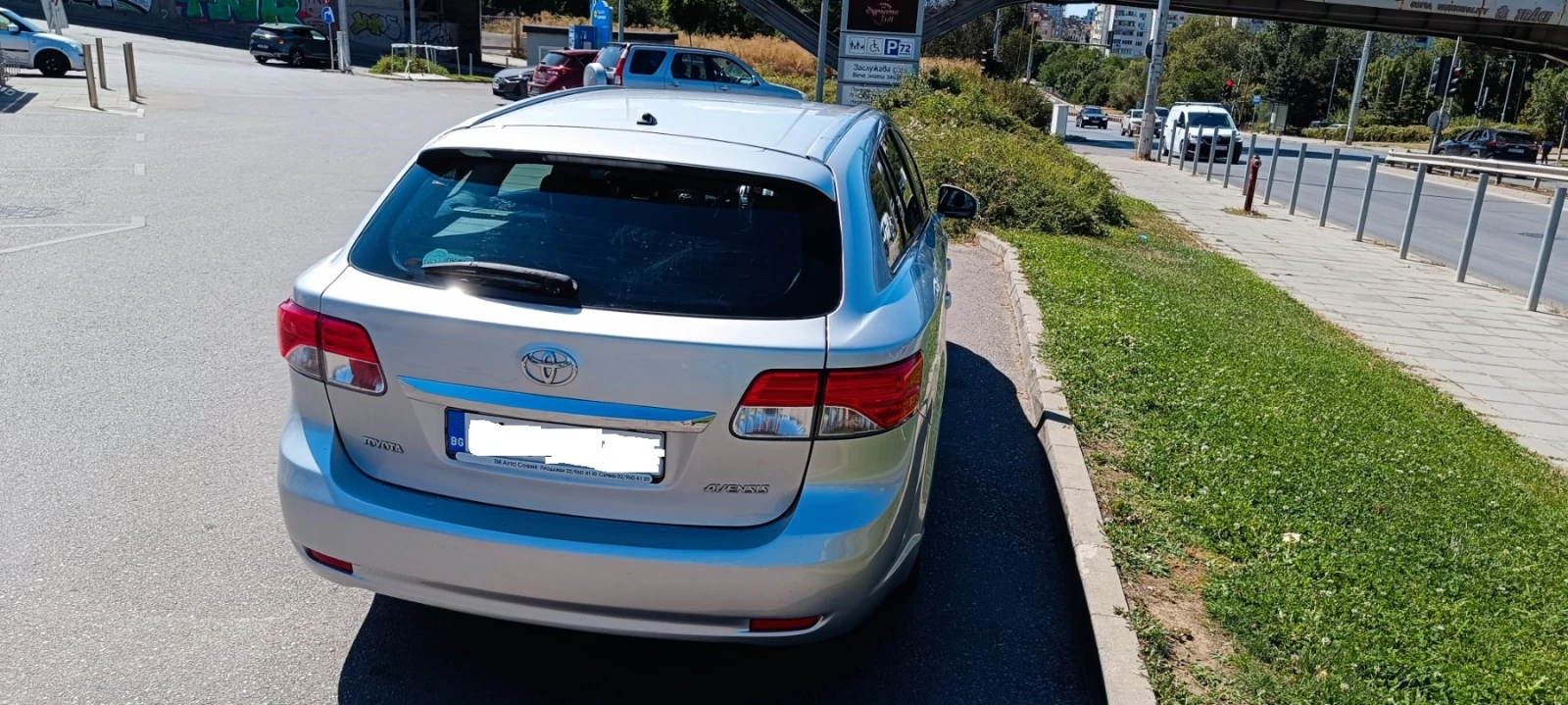 Toyota Avensis 1.8 Valvematic 147 к.с., снимка 8 - Автомобили и джипове - 55726885