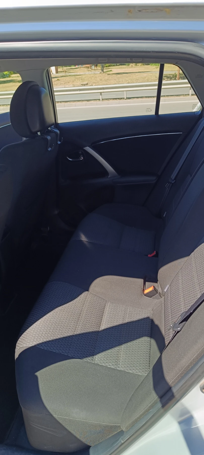 Toyota Avensis 1.8 Valvematic 147 к.с., снимка 10 - Автомобили и джипове - 55726885