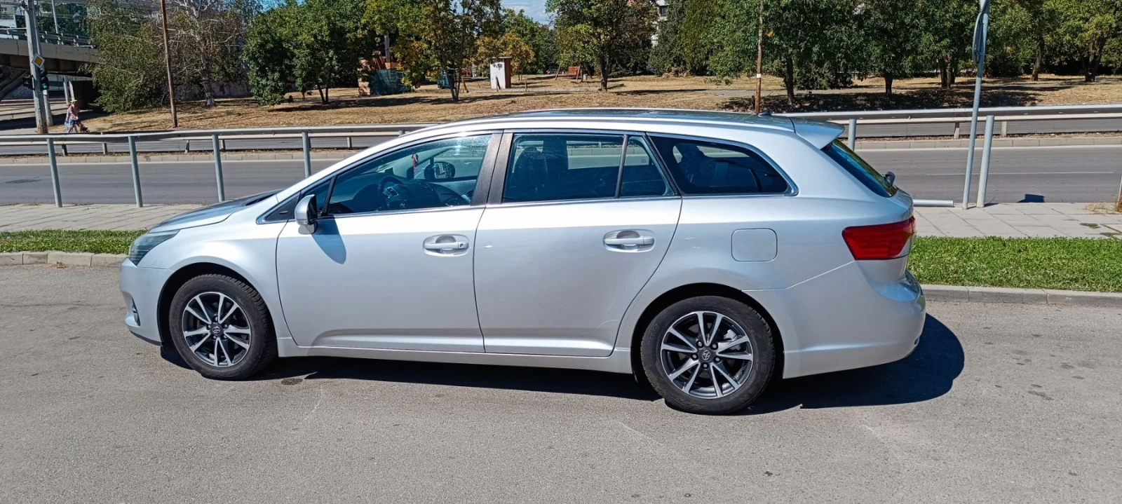 Toyota Avensis 1.8 Valvematic 147 к.с., снимка 5 - Автомобили и джипове - 55726885