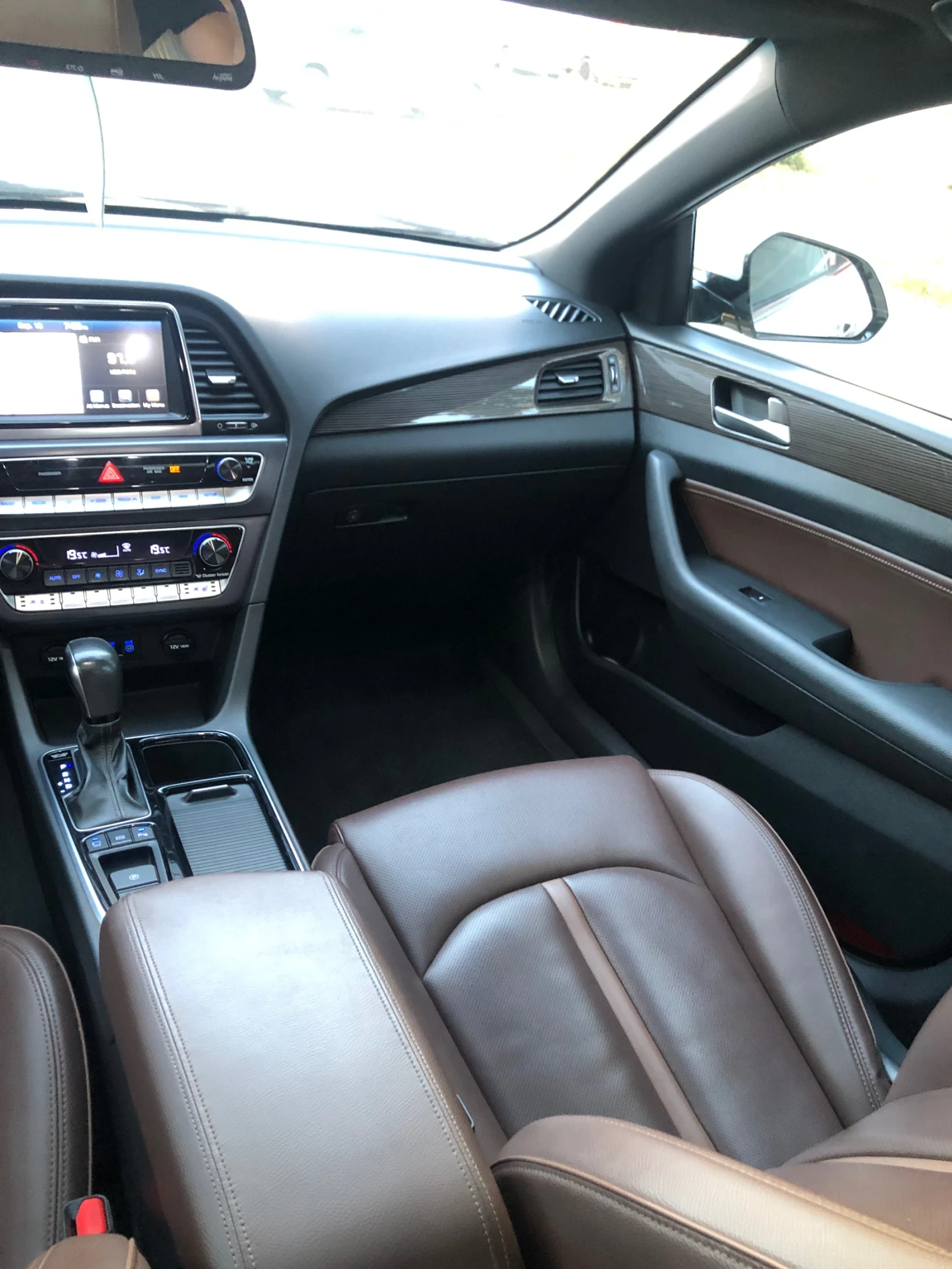 Hyundai Sonata Exclusive Plus-Всички екстри, снимка 12 - Автомобили и джипове - 56092010