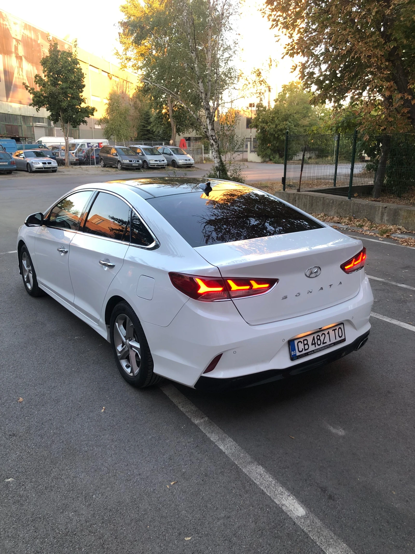 Hyundai Sonata Exclusive Plus-Всички екстри, снимка 3 - Автомобили и джипове - 56092010
