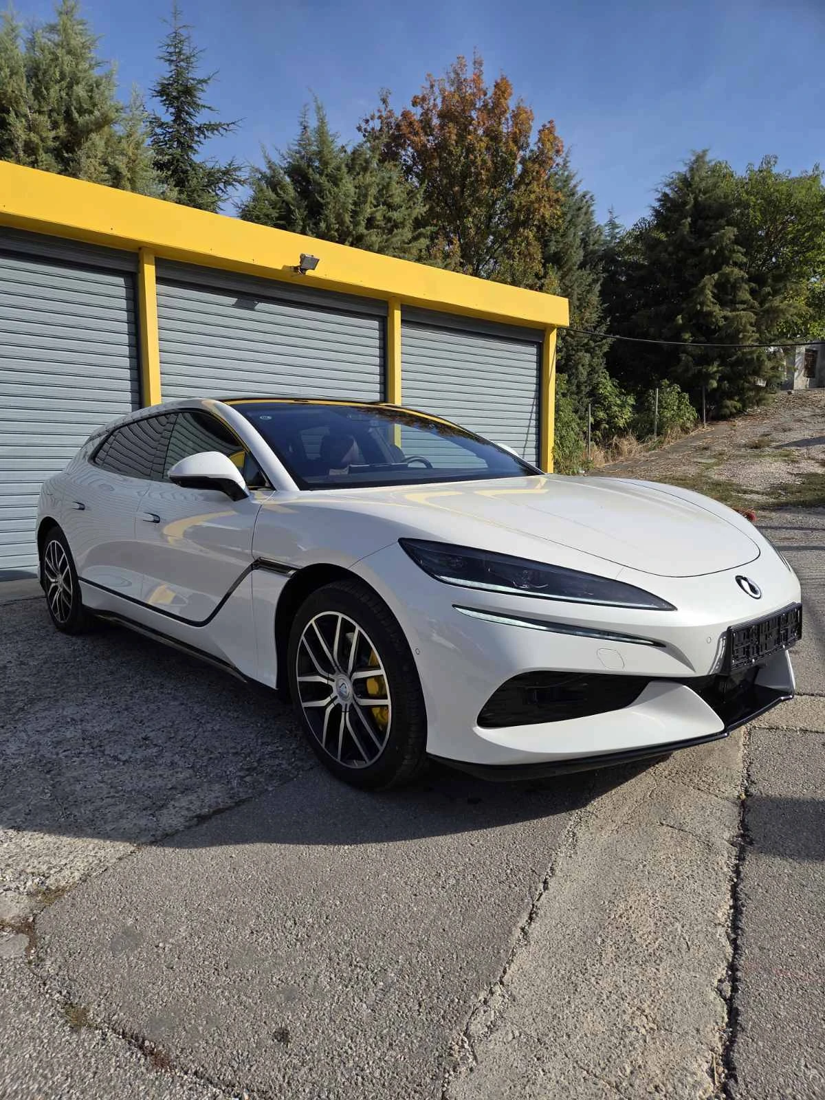 Denza 9 GT