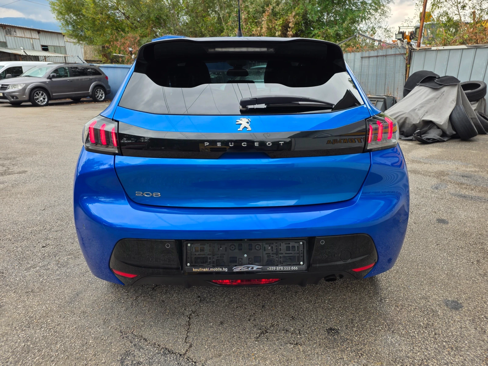 Peugeot 208 1.2i-AUTOMAT-8ск., снимка 7 - Автомобили и джипове - 56235165