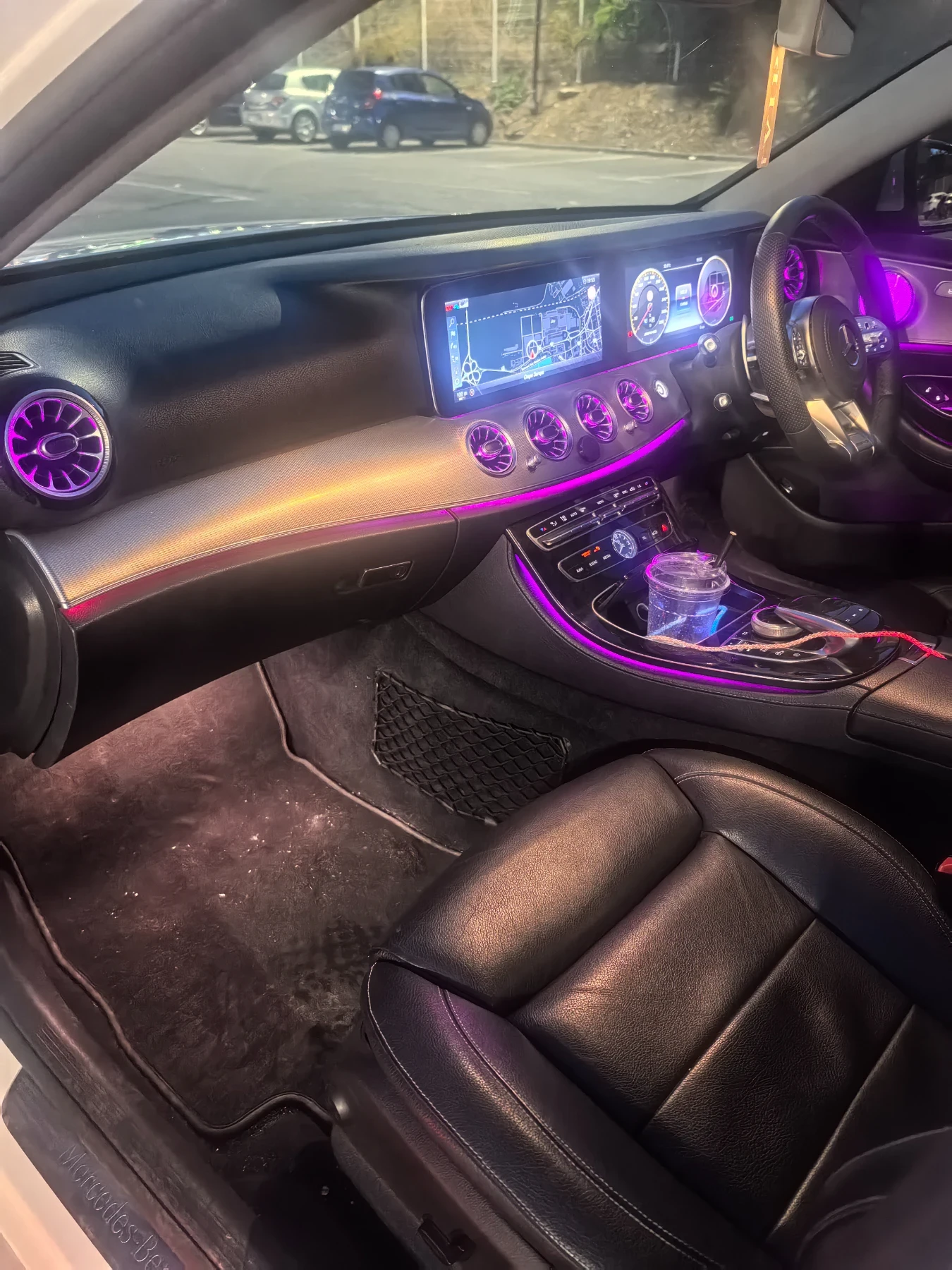 Mercedes-Benz E 220, снимка 11 - Автомобили и джипове - 56428405