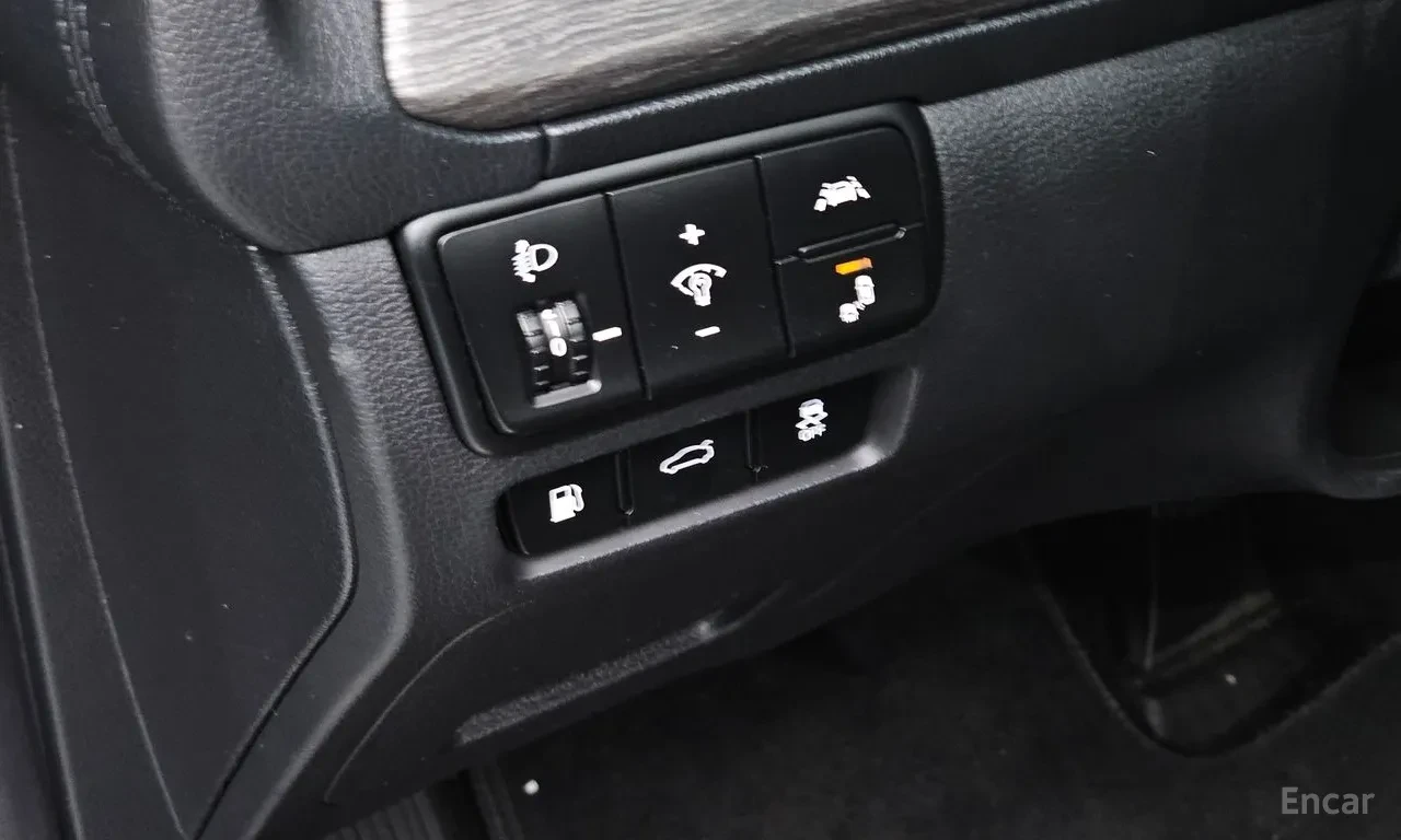 Kia K7 3.0* FULL* 360 КАМЕРИ* ДИСТРОНИК* КРАЙНА ЦЕНА* , снимка 6 - Автомобили и джипове - 56433809