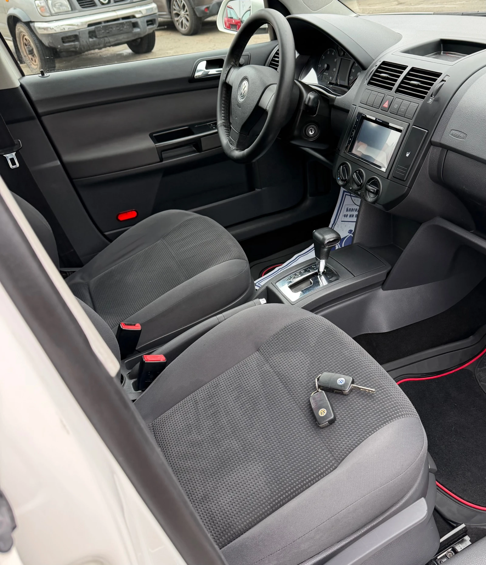 VW Polo 1.4i, снимка 10 - Автомобили и джипове - 56732106