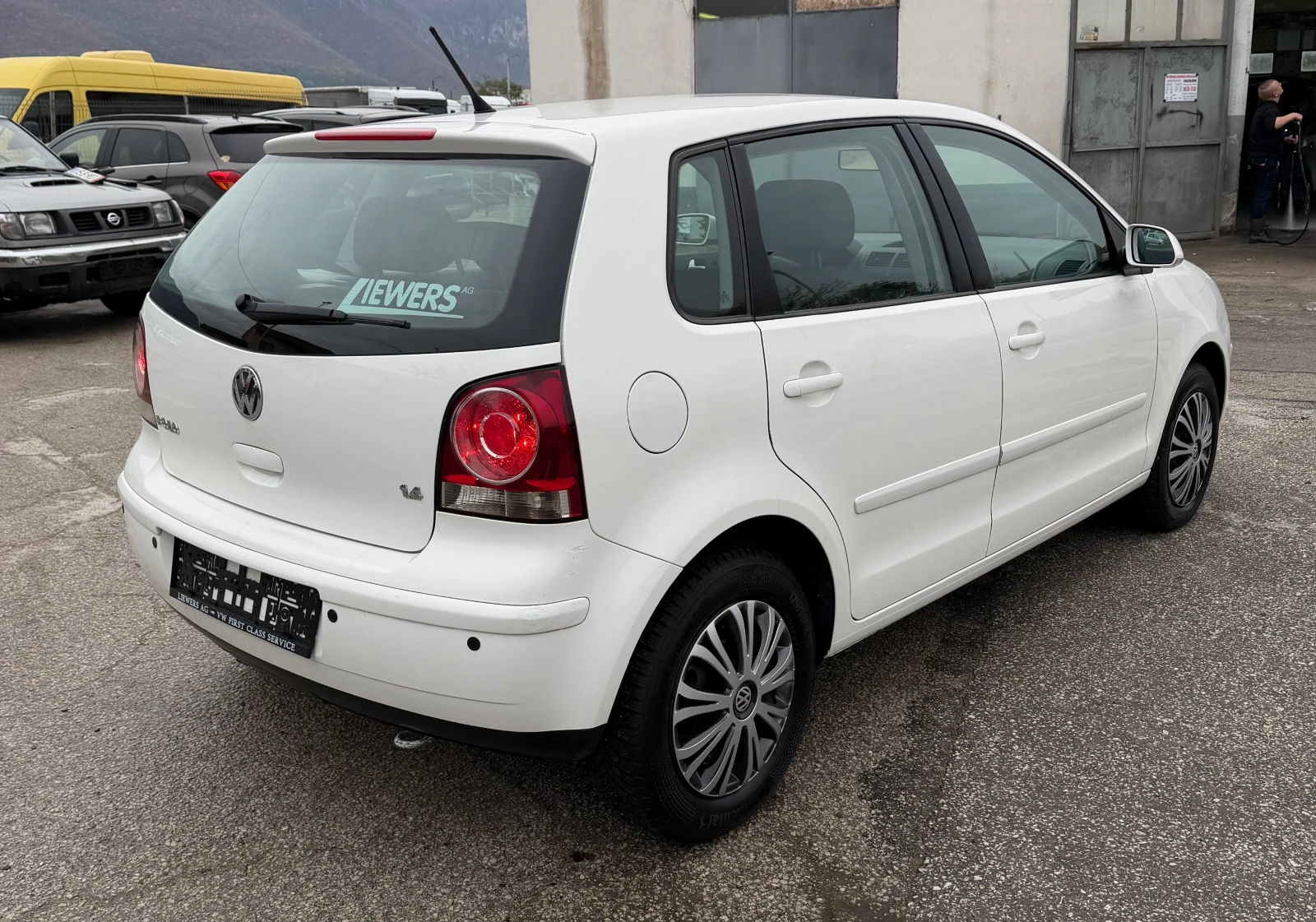 VW Polo 1.4i, снимка 7 - Автомобили и джипове - 56732106