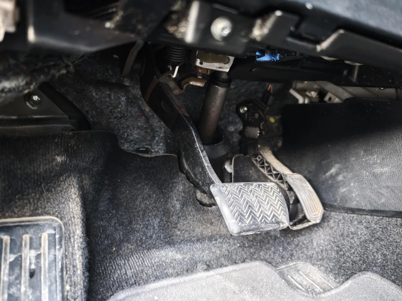 Toyota Rav4 2.0, снимка 9 - Автомобили и джипове - 52473373