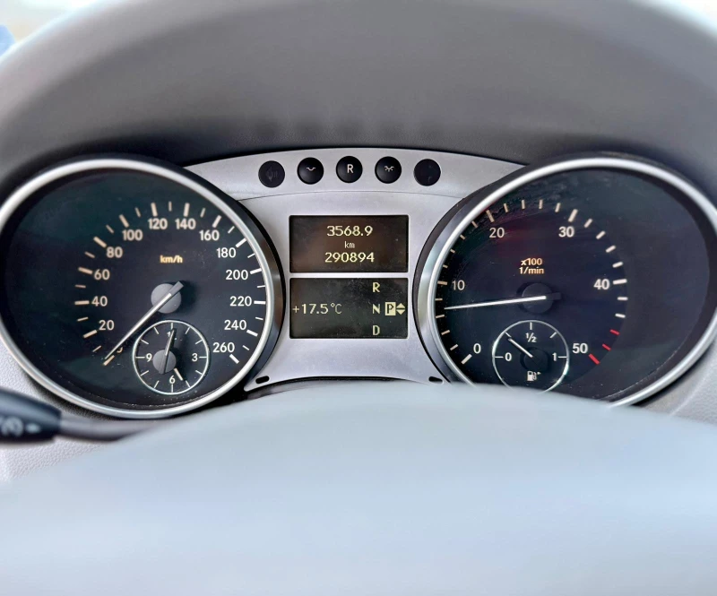 Mercedes-Benz ML 320 4Matic, снимка 9 - Автомобили и джипове - 52625223