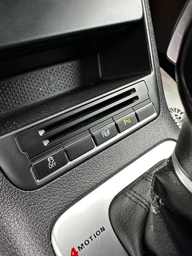VW Tiguan 2.0TDi-4MOTION-HIGHLINE-DSG-NEW-TOP, снимка 14 - Автомобили и джипове - 53024268