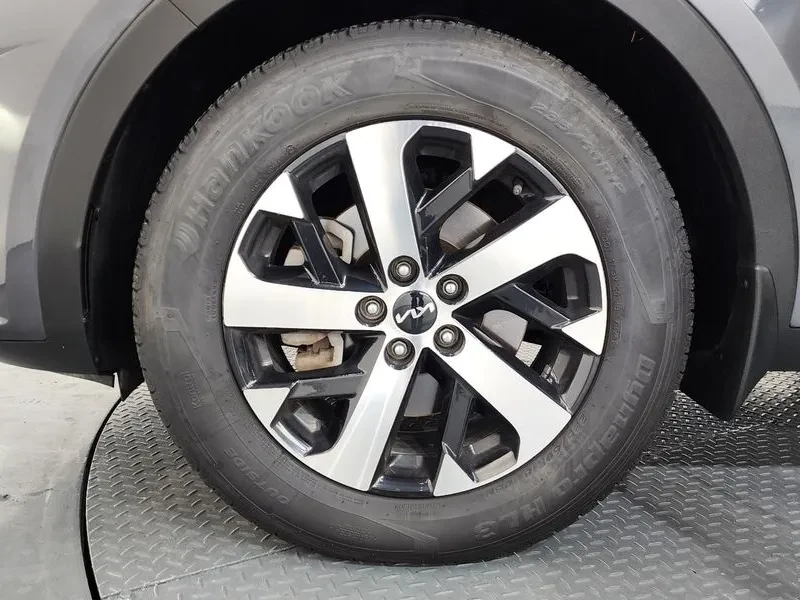 Kia Sorento 2.2 CRDI 4WD - САМО 30% АВАНС, снимка 5 - Автомобили и джипове - 56018262