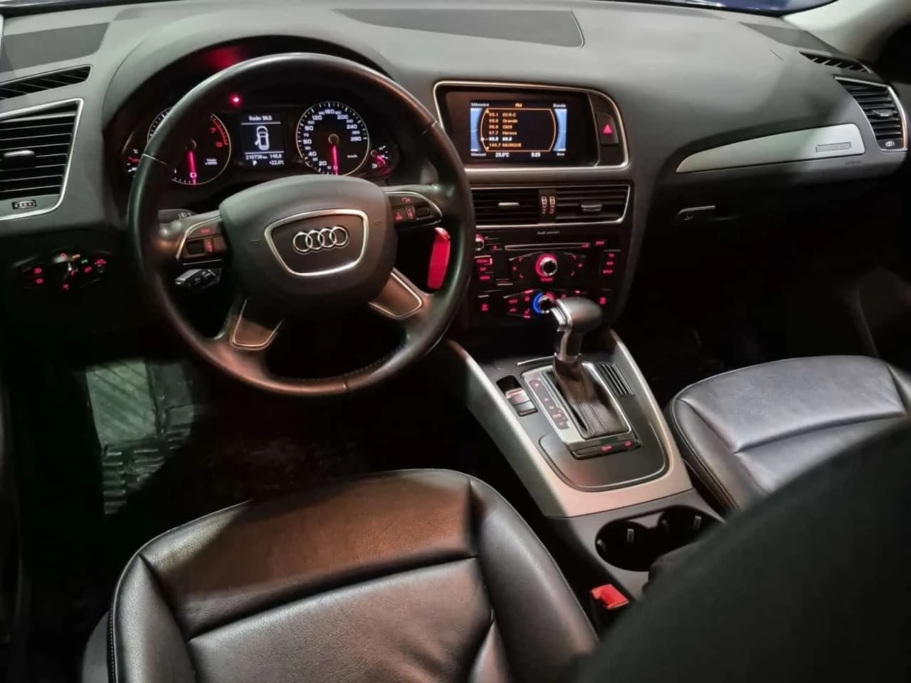 Audi Q5  | 2.0L KOMFORT | ПОДГРЕВИ | CARFAX, снимка 9 - Автомобили и джипове - 54041989