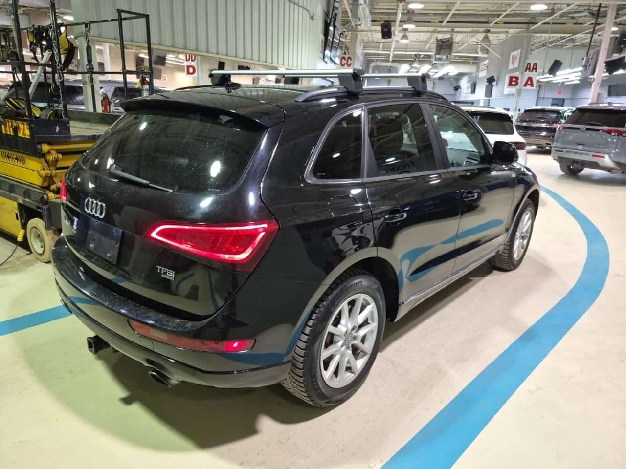 Audi Q5  | 2.0L KOMFORT | ПОДГРЕВИ | CARFAX, снимка 3 - Автомобили и джипове - 54041989