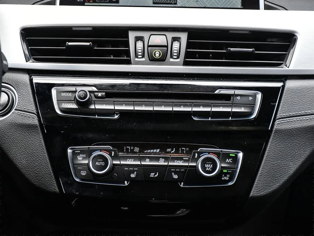 BMW X1 xDrive28i AWD* АвтоКредит* (Цена до БГ) , снимка 14 - Автомобили и джипове - 54377233