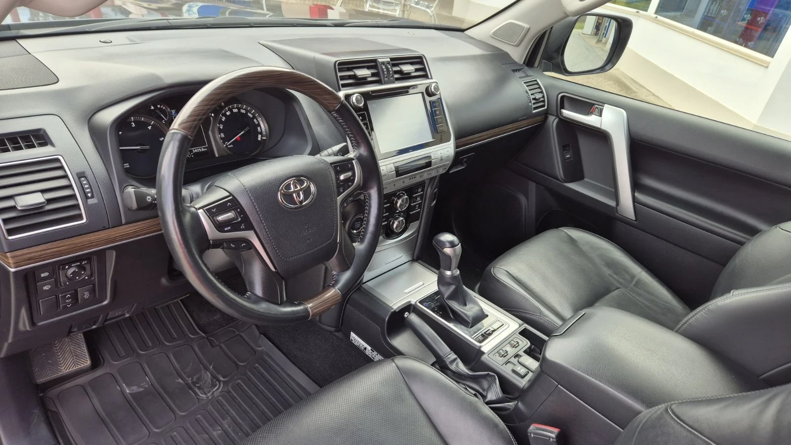 Toyota Land cruiser 150, снимка 10 - Автомобили и джипове - 54459008