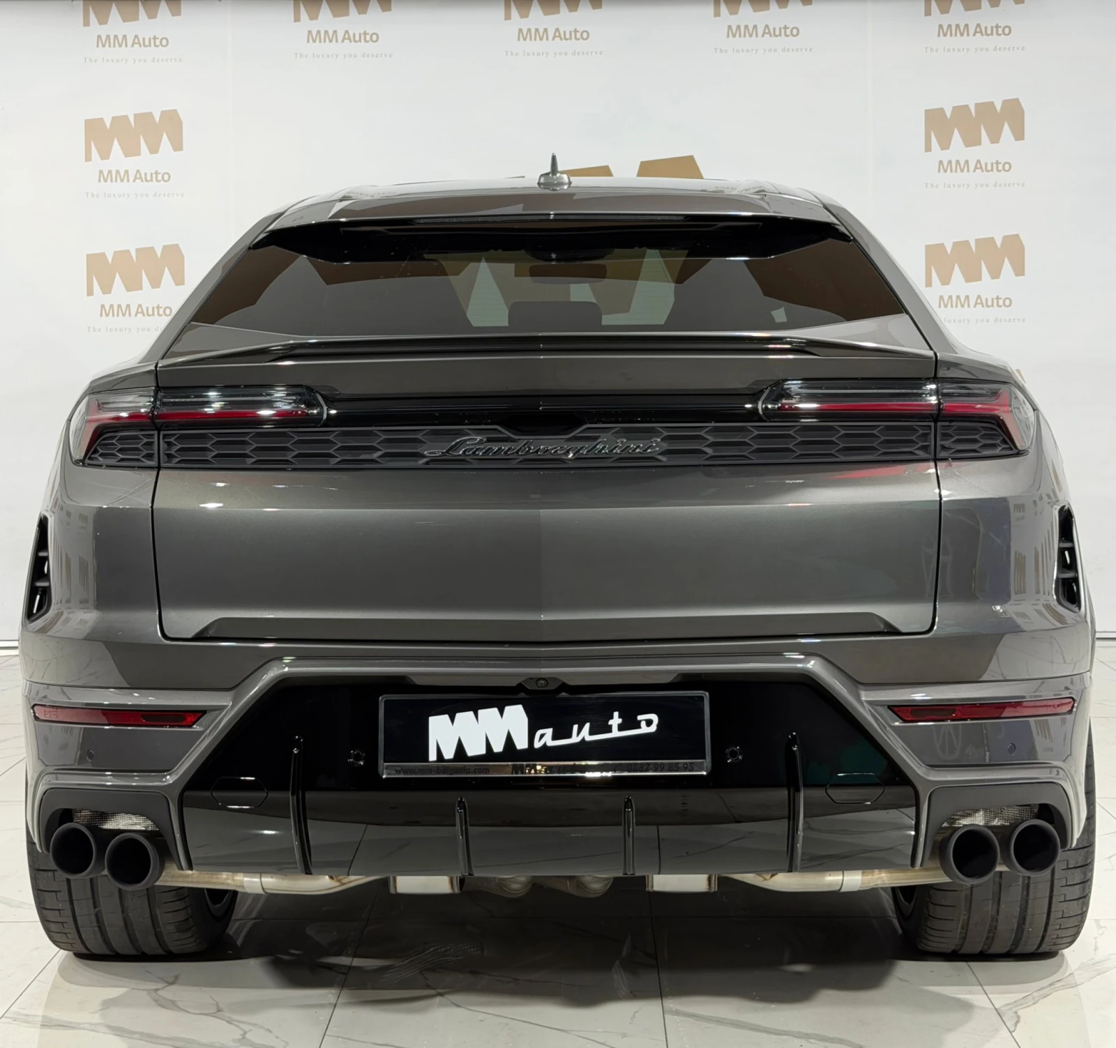 Lamborghini Urus SE* Carbon* HuD* Pano* B&O, снимка 5 - Автомобили и джипове - 56652367