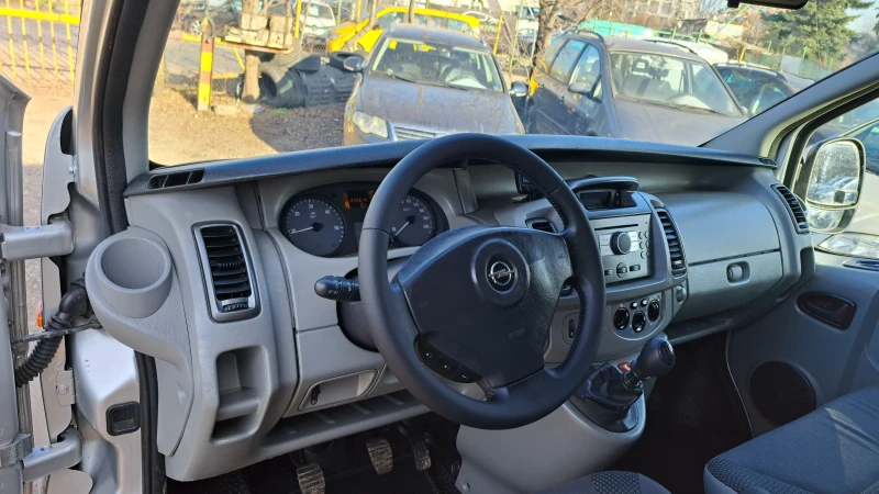 Opel Vivaro 2, 5 cdti 115кс. ТОП, снимка 8 - Бусове и автобуси - 52850419