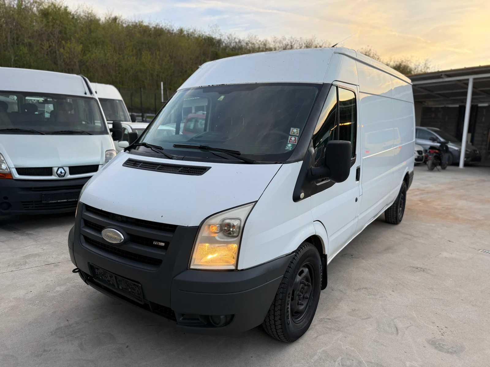 Ford Transit 2.4TDCI КЛИМАТИК 6 СКОРОСТИ
