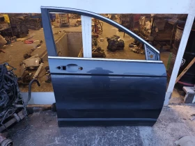 Врата предна дясна хонда црв 2.2д 