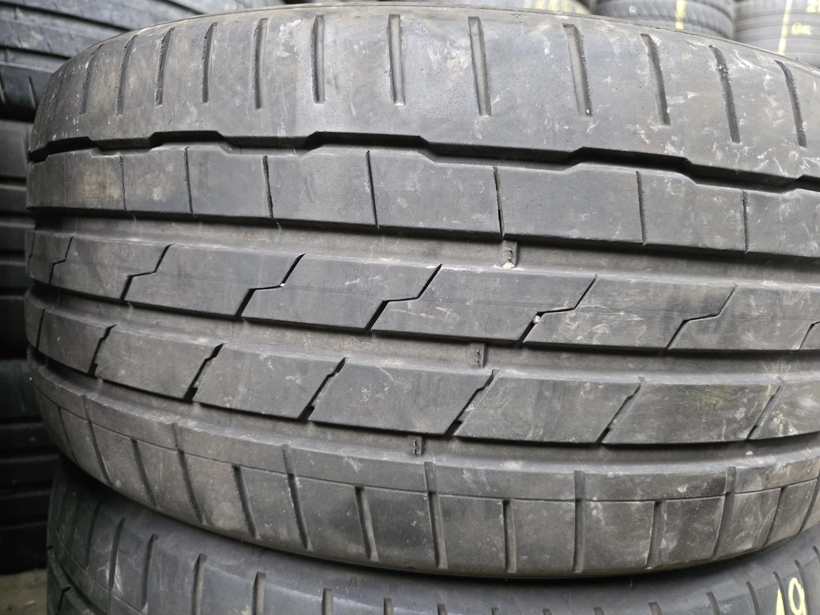 Гуми Летни 235/40R19