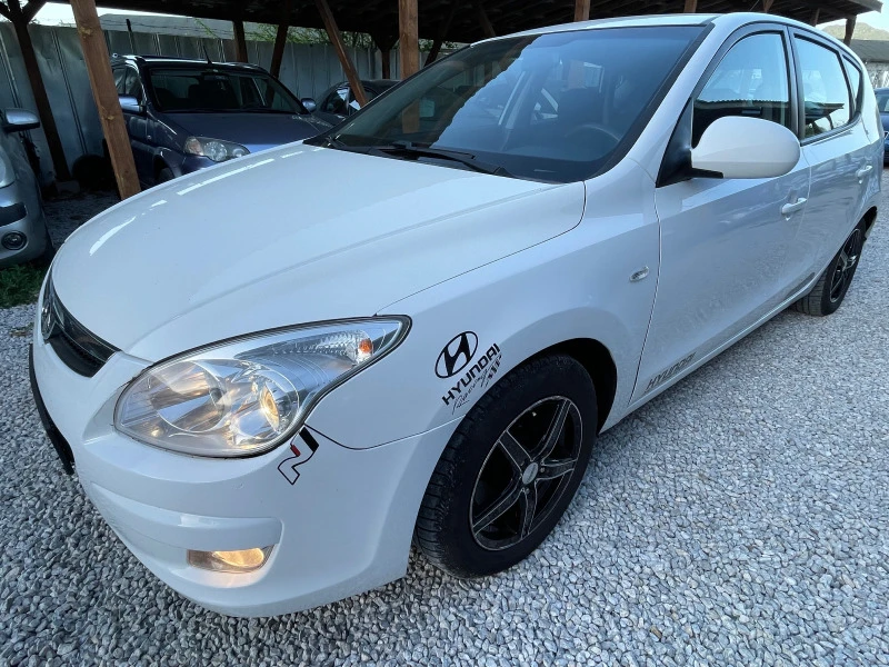 Hyundai I30 1.6 i A/C, снимка 2 - Автомобили и джипове - 47669844