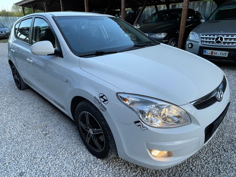 Hyundai I30 1.6 i A/C, снимка 5 - Автомобили и джипове - 47338145