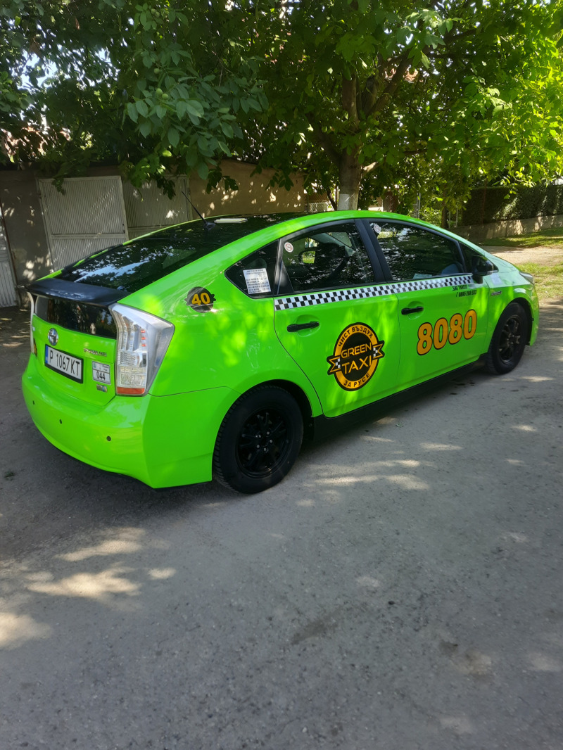 Toyota Prius WX30, снимка 3 - Автомобили и джипове - 46782912