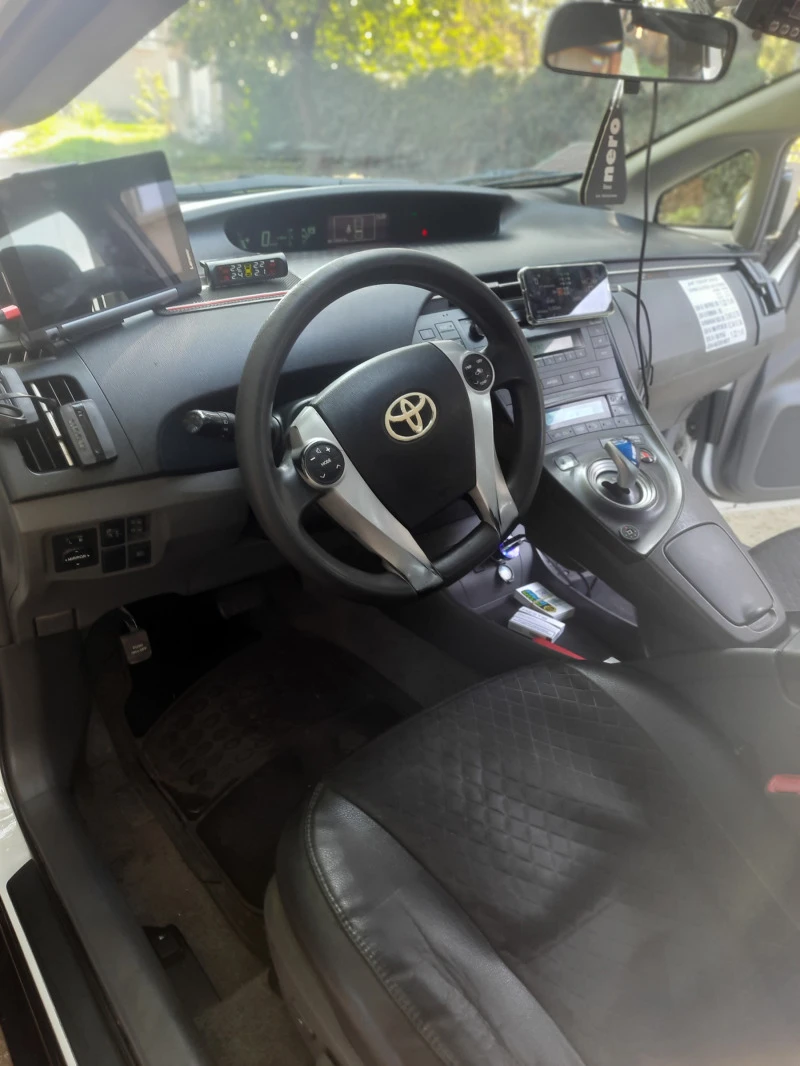 Toyota Prius WX30, снимка 7 - Автомобили и джипове - 48202926