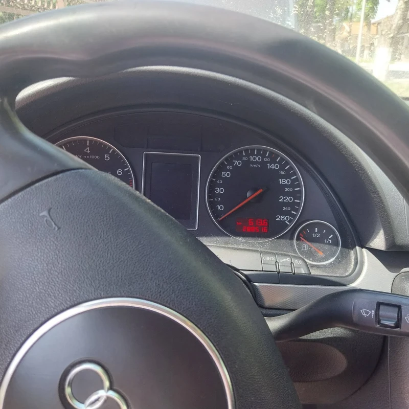 Audi A4, снимка 8 - Автомобили и джипове - 50174659