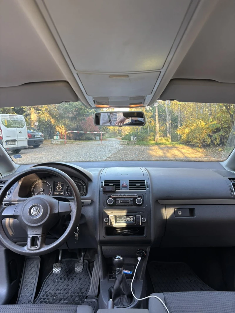 VW Touran, снимка 5 - Автомобили и джипове - 52371450