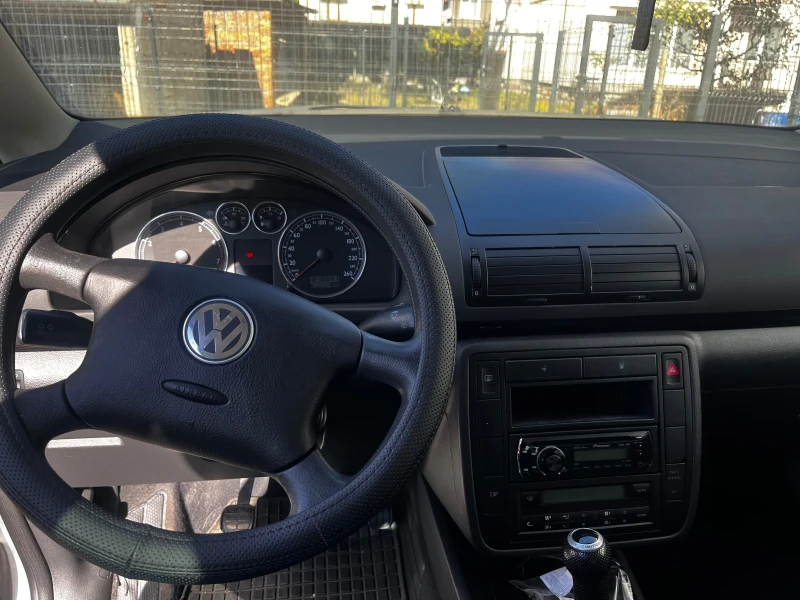 VW Sharan 2.8 VR6, 4 motion , снимка 7 - Автомобили и джипове - 52555221
