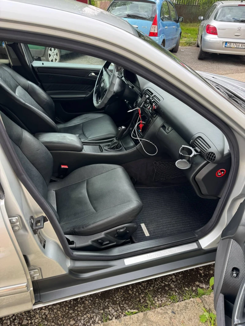 Mercedes-Benz C 200 Compressor, снимка 16 - Автомобили и джипове - 53117944