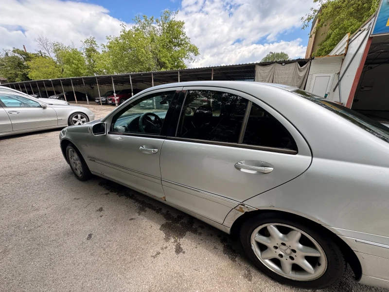 Mercedes-Benz C 200 Compressor, снимка 11 - Автомобили и джипове - 53117944