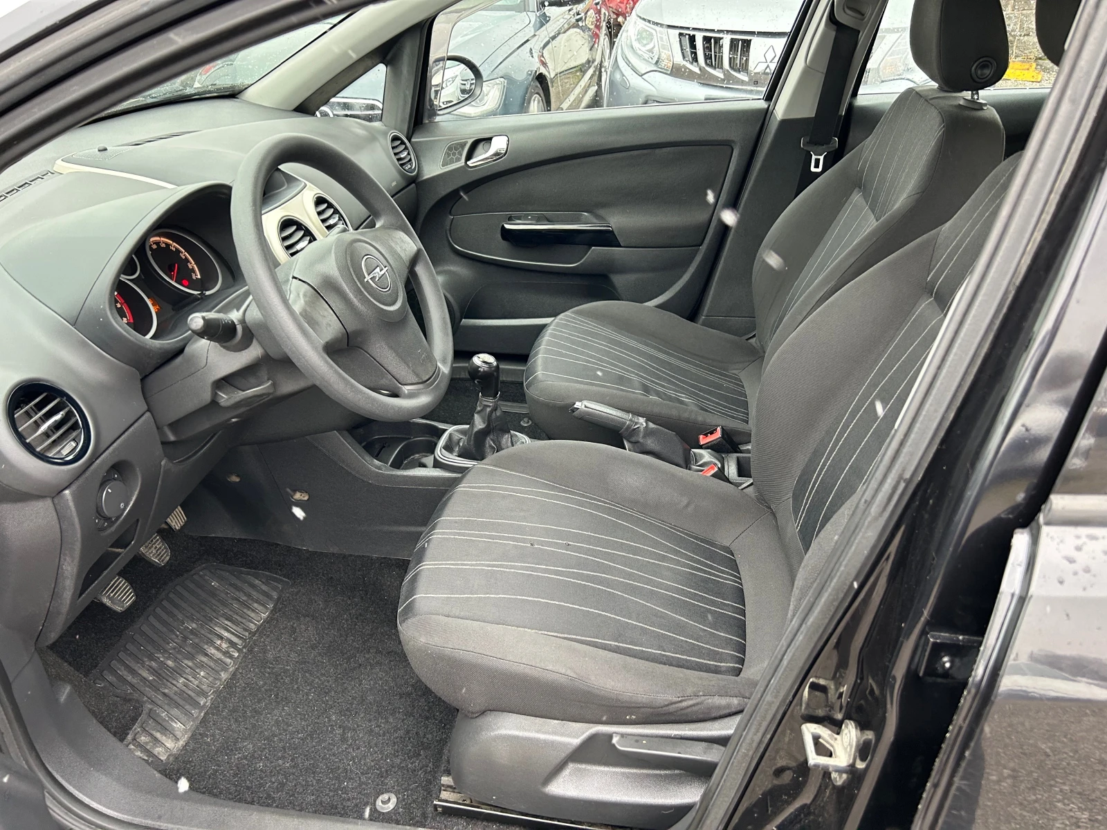 Opel Corsa 1.2I 16V EURO4 - изображение 9