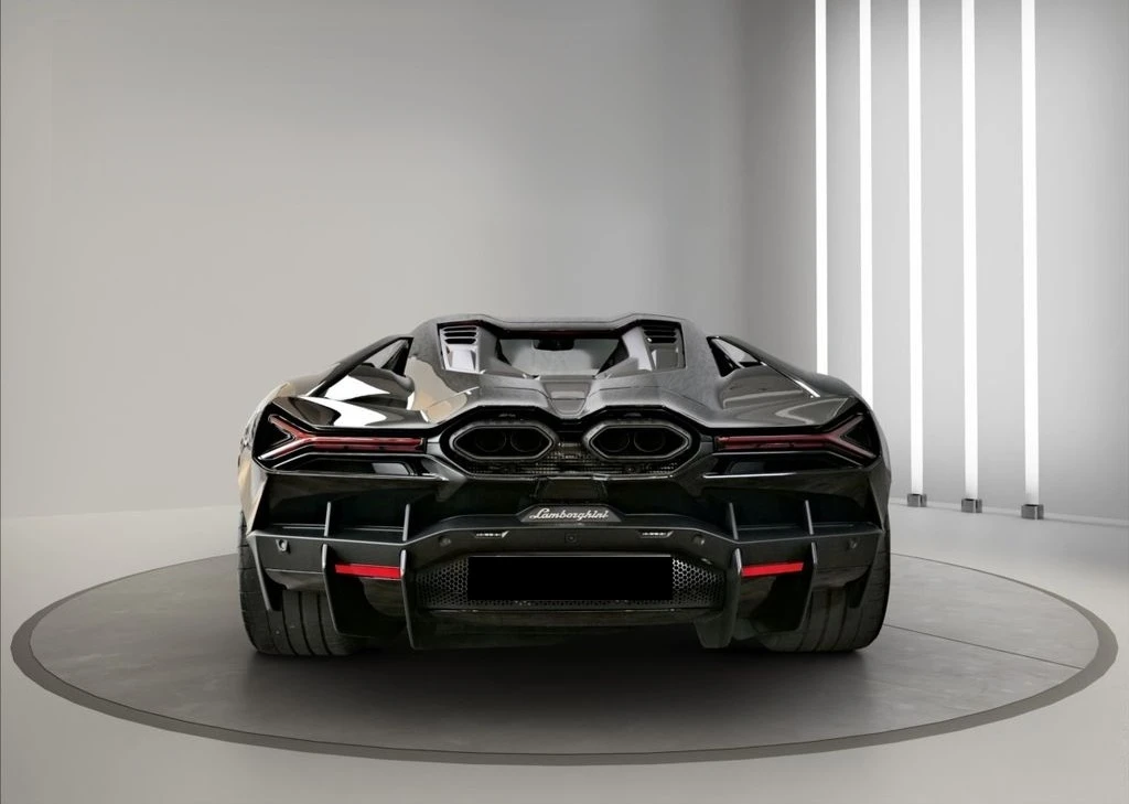 Lamborghini Revuelto  - изображение 8