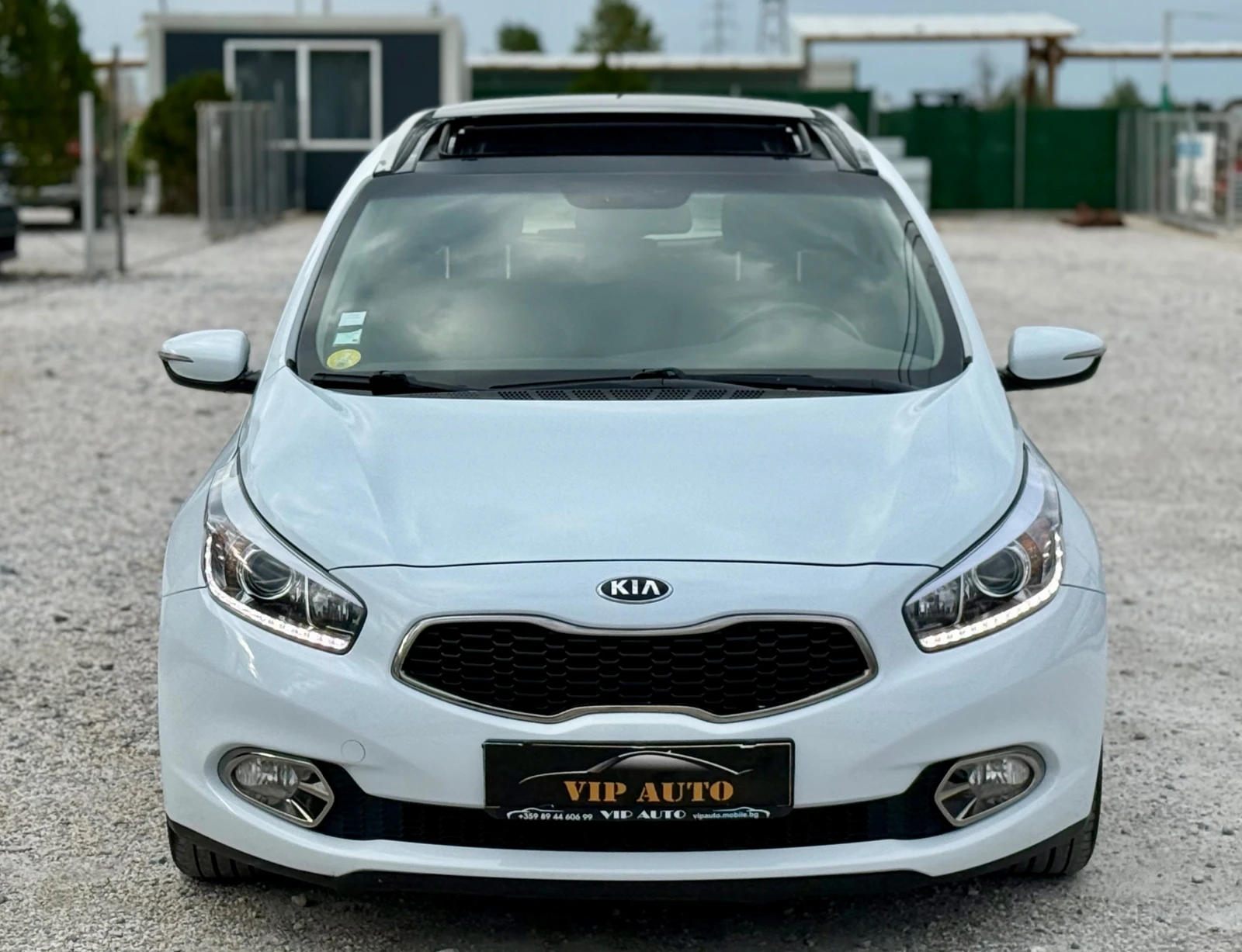 Kia Ceed 1.6 CRDI ПАНОРАМА ТОП СЪСТОЯНИЕ - изображение 3