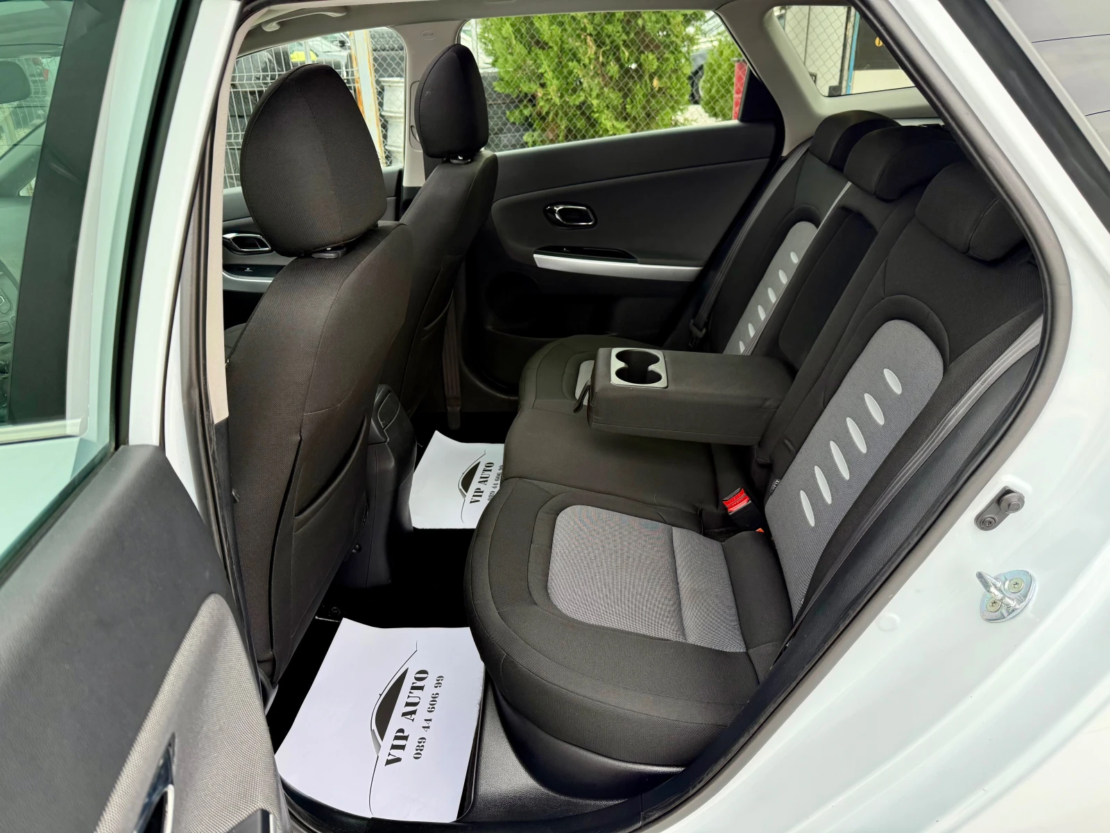 Kia Ceed 1.6 CRDI ПАНОРАМА ТОП СЪСТОЯНИЕ - изображение 10