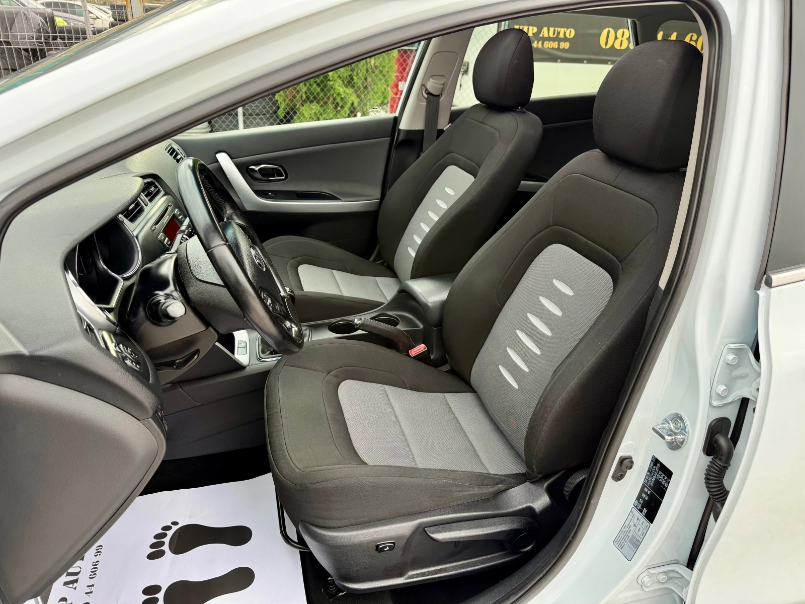 Kia Ceed 1.6 CRDI ПАНОРАМА ТОП СЪСТОЯНИЕ - изображение 9
