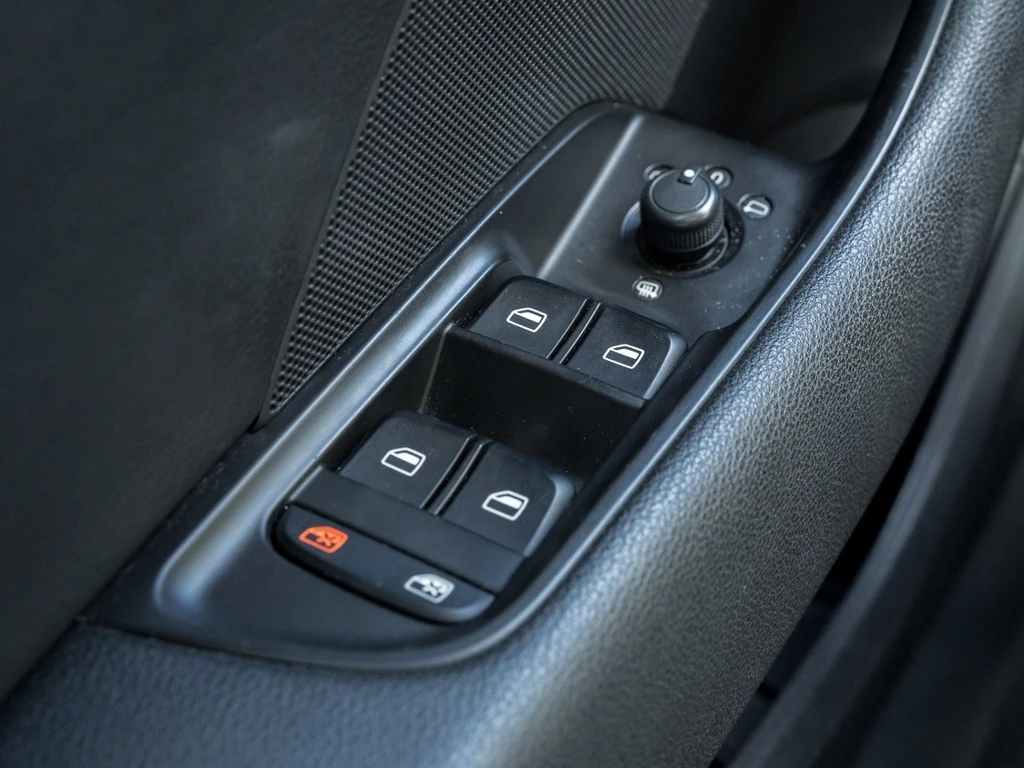 Audi A3 * Quattro 2.0T Komfort !! No Accident/Clean/Servic | Mobile.bg � ����������� 12