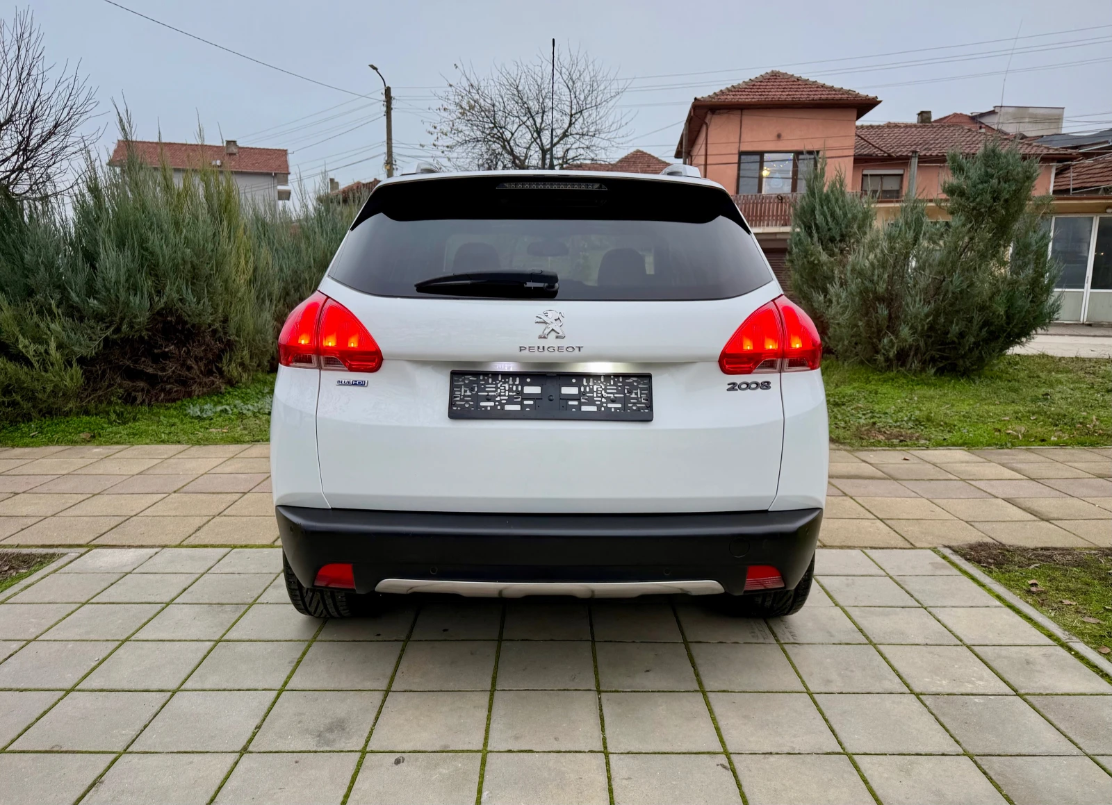 Peugeot 2008 1.6HDi* 120hp* Euro 6B* Allure* LED*  | Mobile.bg � ����������� 4