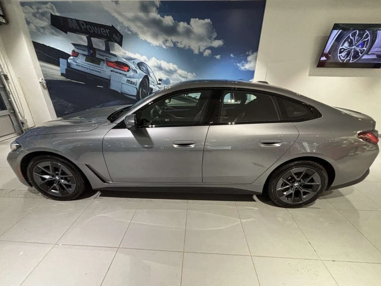 BMW i4 * xDrive40 * CARFAX * ��������� ���� �� �� *  | Mobile.bg � ����������� 2